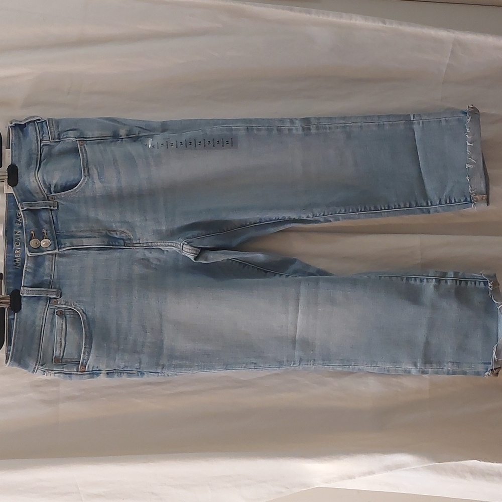 NWT American Eagle Outfitters Artist Crop jean. Size 14